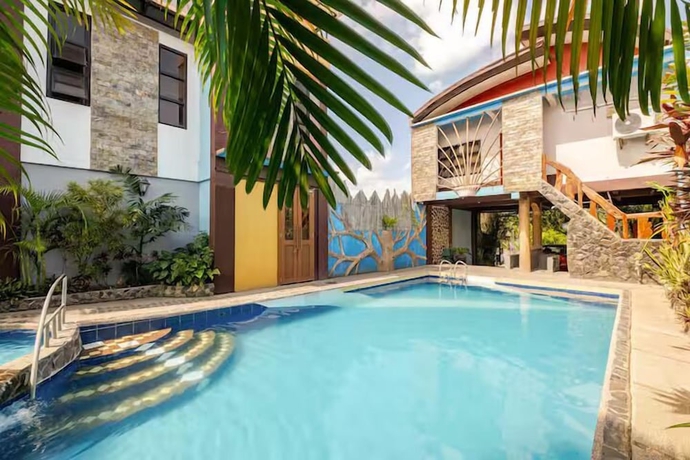 Imagen de la piscina del Hotel Ross Rose Budget. Foto 14