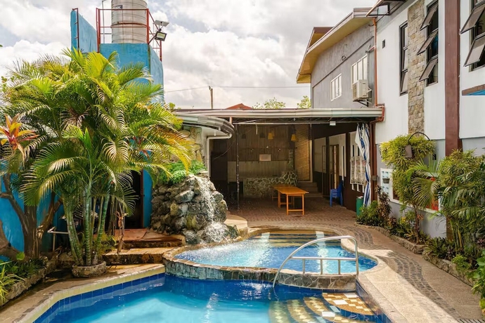 Imagen de la piscina del Hotel Ross Rose Budget. Foto 16