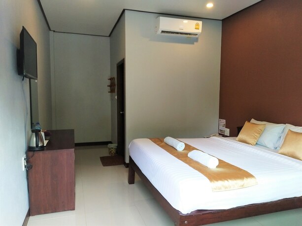 Imagen de la habitación del Hotel Rossarin Garden Resort 2. Foto 19