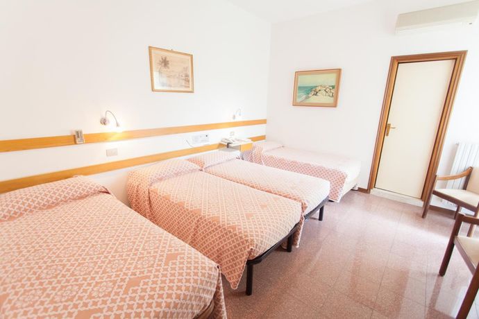 Imagen de la habitación del Hotel Rossini, Salsomaggiore Terme. Foto 17