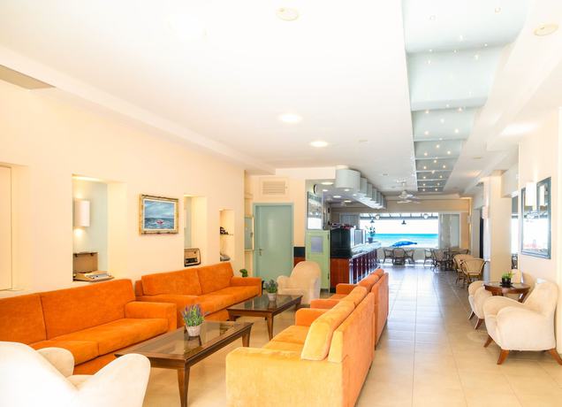 Imagen de los interiores del Hotel Rossis. Foto 20