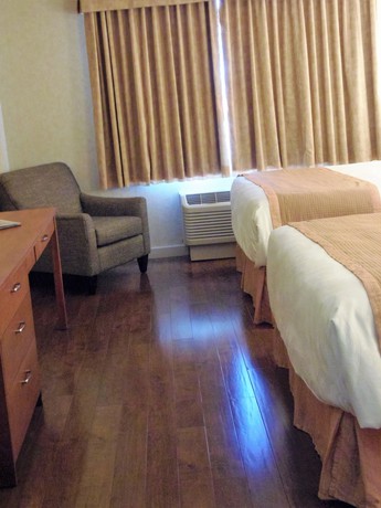 Imagen de la habitación del Hotel Rosslyn Inn And Suites. Foto 15