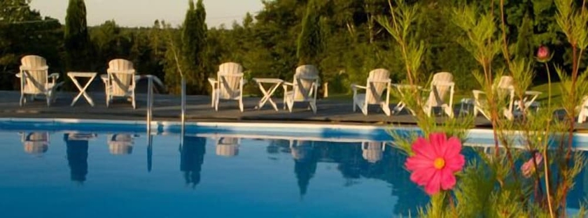 Imagen de la piscina del Hotel Rossmount Inn. Foto 16