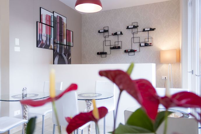 Imagen de los interiores del Hotel RossoVino Como. Foto 19