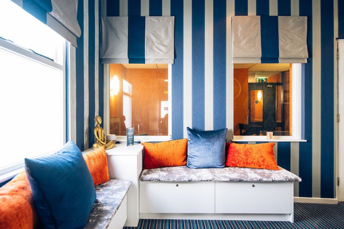 Imagen de los interiores del Hotel Rosspark. Foto 20