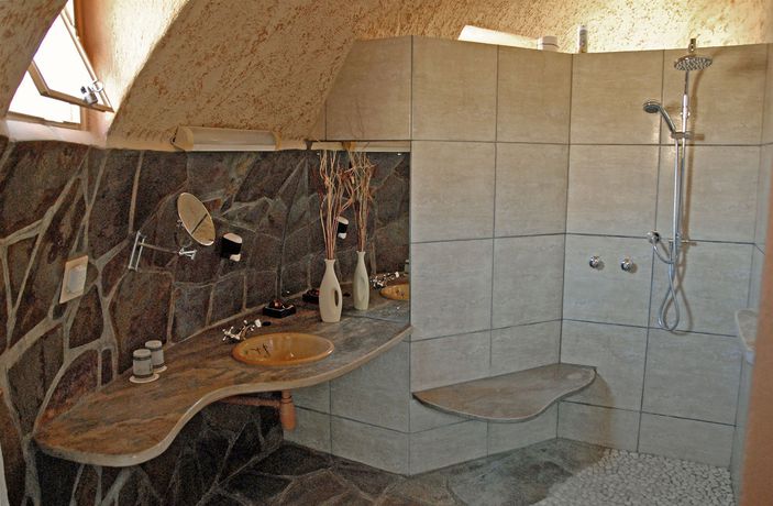 Imagen de los interiores del Hotel Rostock Ritz Desert Lodge. Foto 11