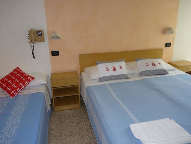 Imagen de la habitación del Hotel Rosy, Bellaria-Igea Marina. Foto 11