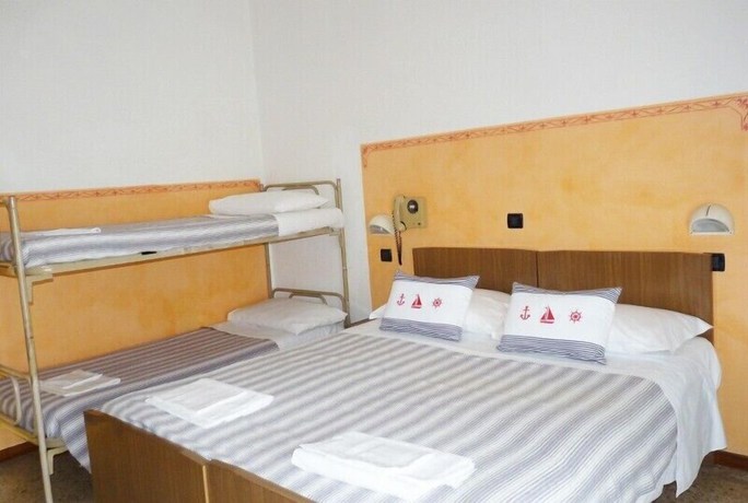 Imagen de la habitación del Hotel Rosy, Bellaria-Igea Marina. Foto 17