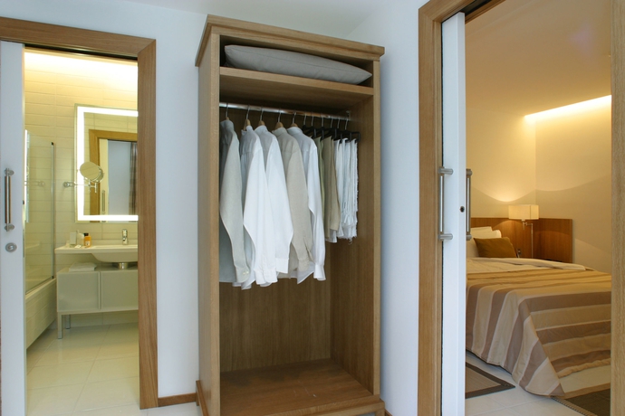 Imagen de la habitación del Hotel Rota Suites. Foto 3