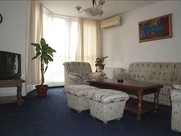 Imagen de la habitación del Hotel Rotasar. Foto 14