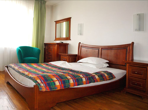 Imagen de la habitación del Hotel Rotasar. Foto 15