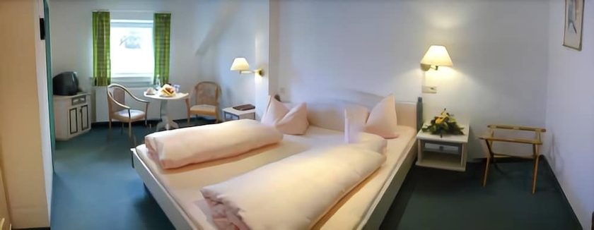 Imagen de la habitación del Hotel Roter Hahn - Bed and Breakfast. Foto 7