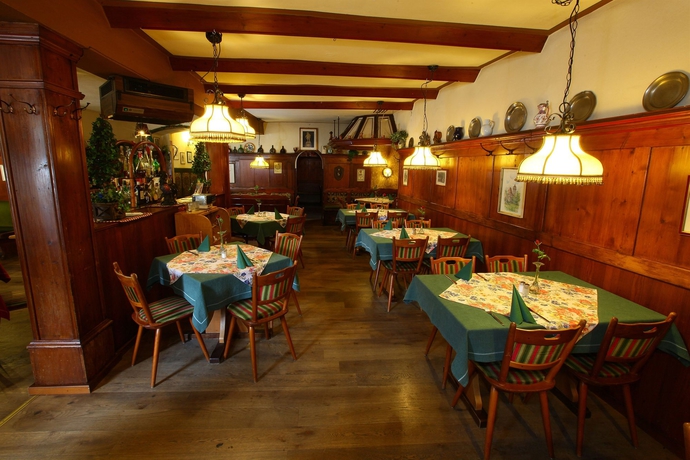 Imagen del bar/restaurante del Hotel Roter Hahn. Foto 6
