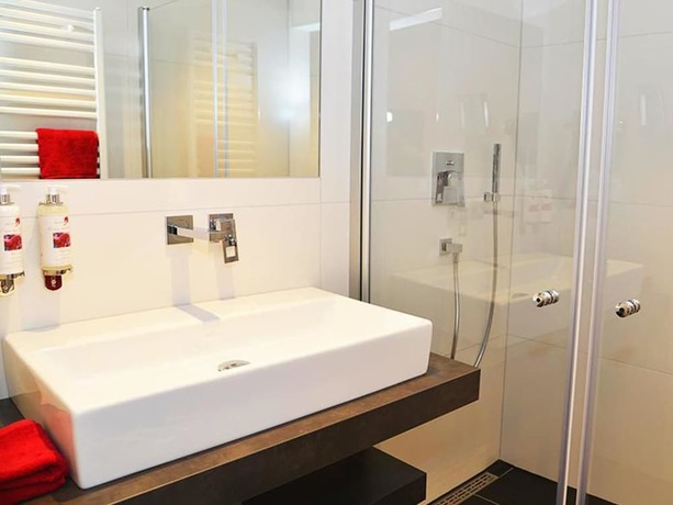 Imagen de la habitación del Hotel Rotes Einhorn. Foto 10