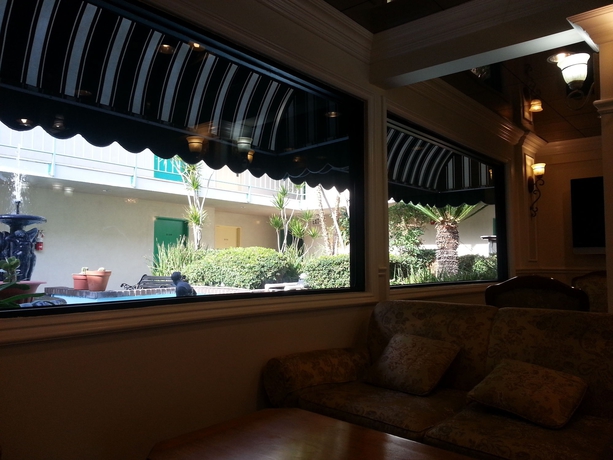 Imagen de los interiores del Hotel Rotex Western Inn. Foto 8