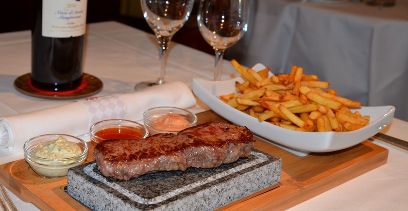 Imagen del bar/restaurante del Hotel Rothaus Luzern and Peruvian Culinary Art. Foto 2