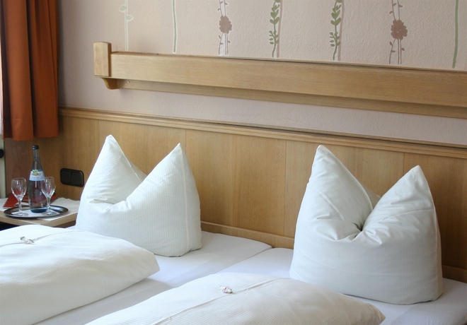 Imagen de la habitación del Hotel Rothenburger Hof, Rothenburg. Foto 5