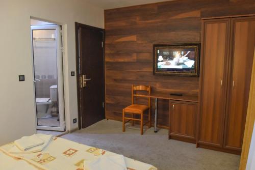 Imagen general del Hotel Rothmans-Breakfast - Free parking - Lobby. Foto 4