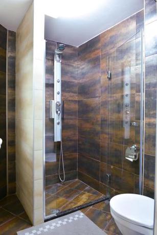 Imagen general del Hotel Rothmans-Breakfast - Free parking - Lobby. Foto 8