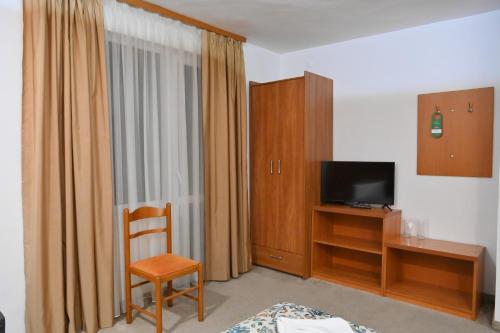 Imagen general del Hotel Rothmans-Breakfast - Free parking - Lobby. Foto 11