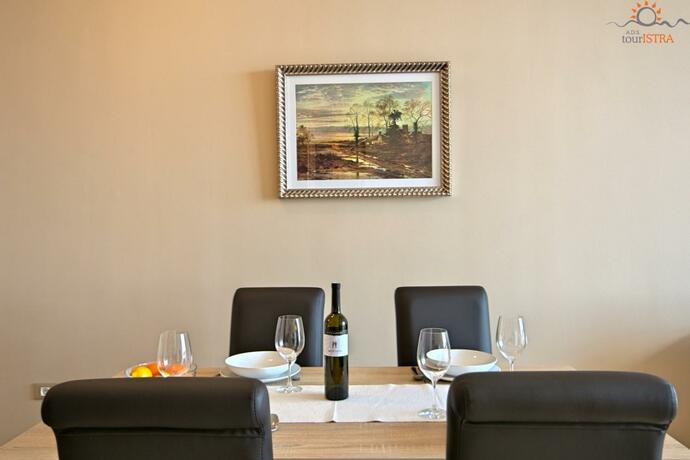 Imagen general del Hotel Rotonda Inn Novigrad. Foto 1