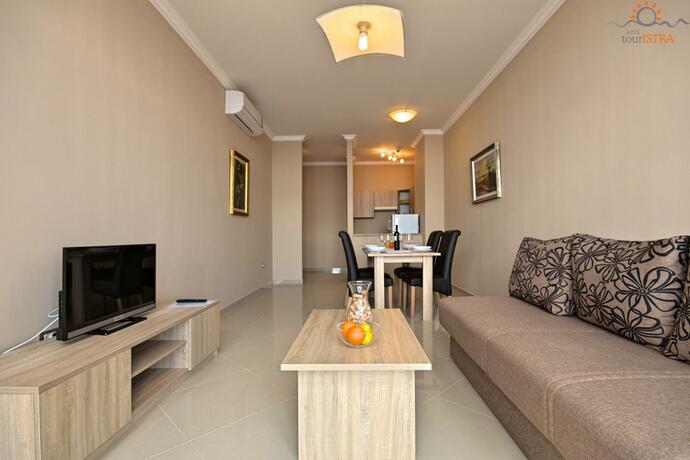 Imagen general del Hotel Rotonda Inn Novigrad. Foto 16