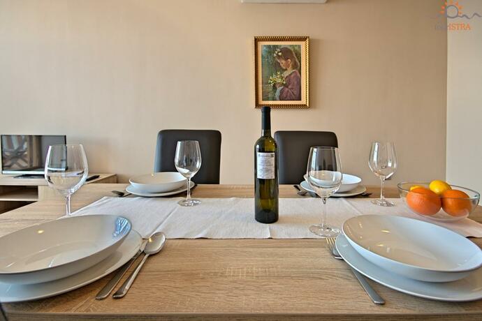 Imagen general del Hotel Rotonda Inn Novigrad. Foto 27