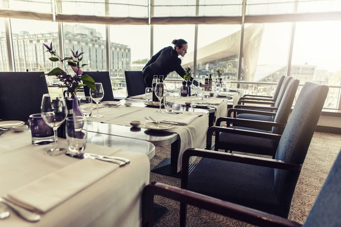 Imagen del bar/restaurante del Hotel Rotterdam Marriott. Foto 5