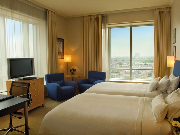 Imagen de la habitación del Hotel Rotterdam Marriott. Foto 10