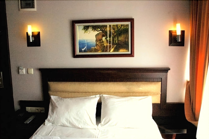 Imagen de la habitación del Hotel Rougenoire. Foto 6