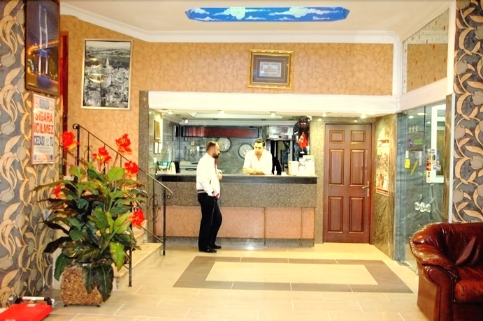 Imagen de los interiores del Hotel Rougenoire. Foto 15