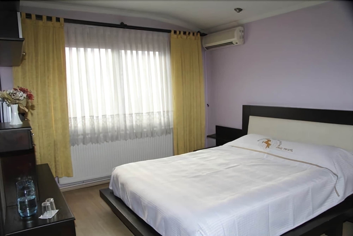 Imagen de la habitación del Hotel Rougenoire. Foto 13