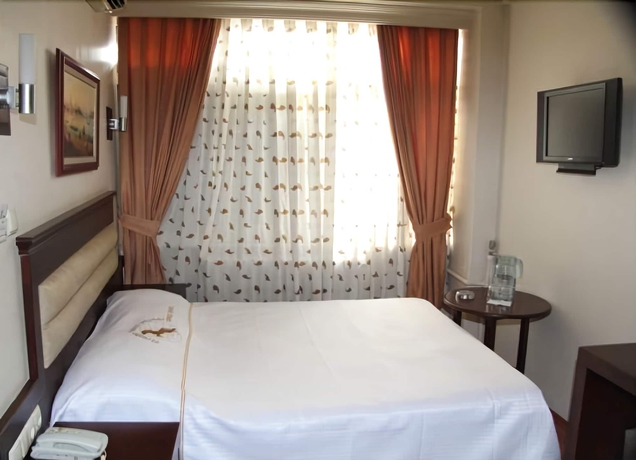 Imagen de la habitación del Hotel Rougenoire. Foto 14