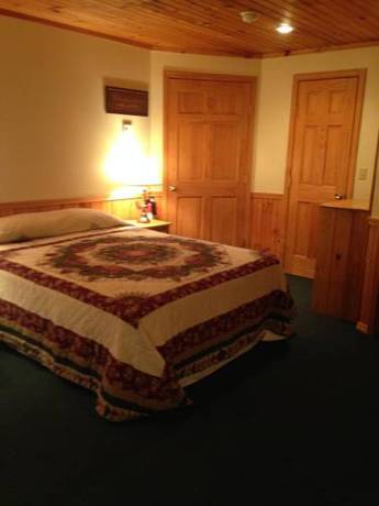 Imagen de la habitación del Hotel Rough Cut Lodge. Foto 5