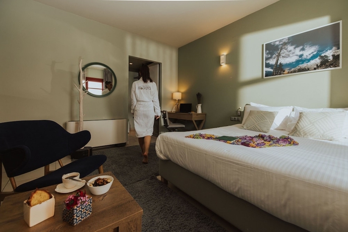 Imagen de la habitación del Hotel Rouista Tzoumerka Resort. Foto 6