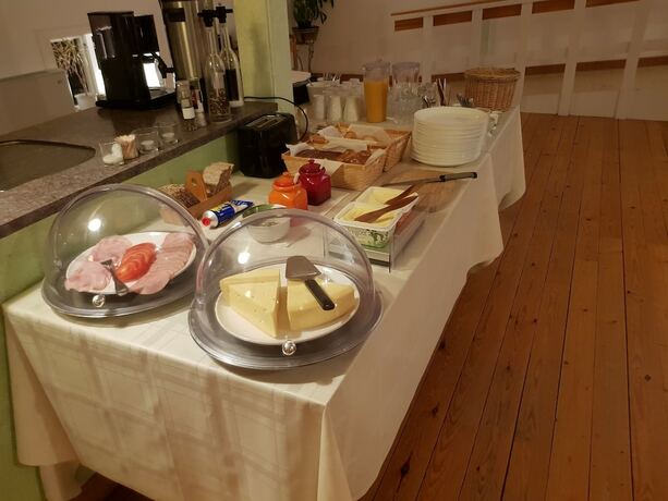 Imagen del bar/restaurante del Hotel R&ouml;da Stallet Bandb. Foto 17