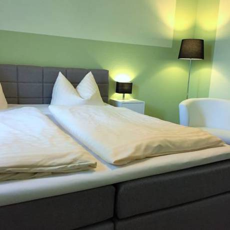 Imagen de la habitación del Hotel R&ouml;merbad. Foto 4