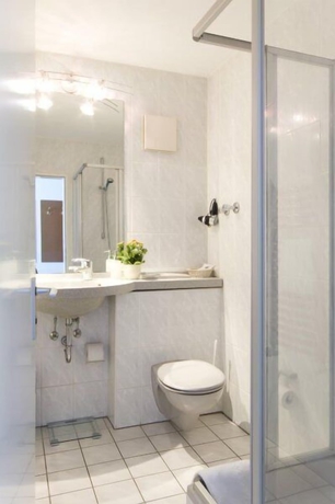 Imagen de la habitación del Hotel R&ouml;merstein. Foto 6