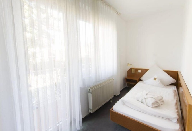 Imagen de la habitación del Hotel R&ouml;merstein. Foto 11