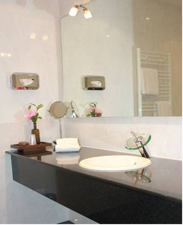 Imagen de la habitación del Hotel Römischer Kaiser. Foto 3