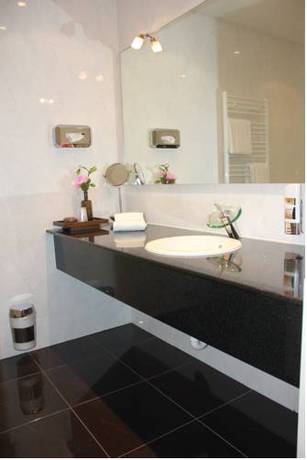 Imagen de la habitación del Hotel Römischer Kaiser. Foto 15