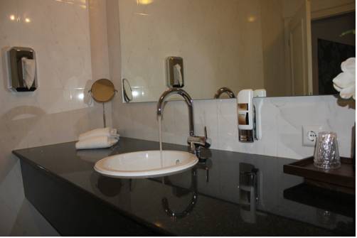 Imagen de la habitación del Hotel Römischer Kaiser. Foto 16