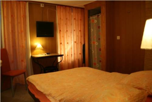 Imagen de la habitación del Hotel R&ouml;ssli, HERGISWIL (Nidwalden). Foto 10