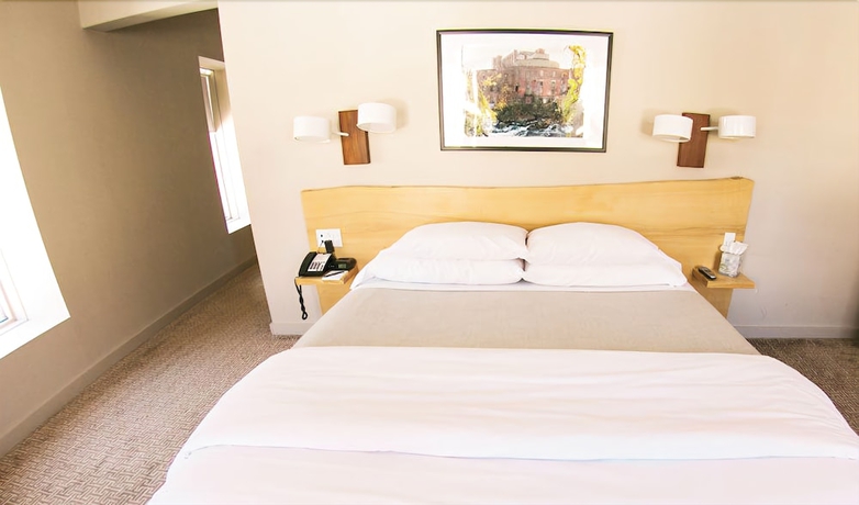 Imagen de la habitación del Hotel Roundhouse. Foto 3