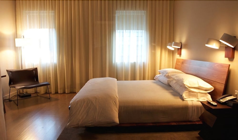 Imagen de la habitación del Hotel Roundhouse. Foto 15