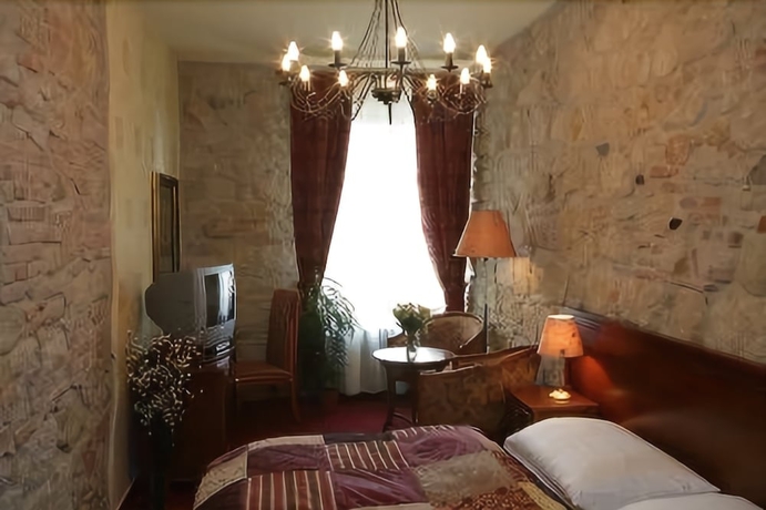 Imagen de la habitación del Hotel Rous. Foto 4