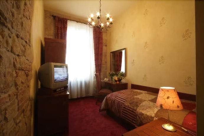 Imagen de la habitación del Hotel Rous. Foto 5