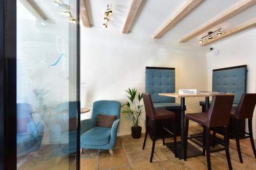 Imagen general del Hotel Rousseau Plus. Foto 6