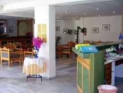 Imagen de los interiores del Hotel Roussos Beach. Foto 6