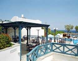 Imagen del bar/restaurante del Hotel Roussos Beach. Foto 1